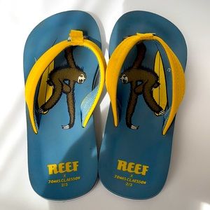 Youth Reef Sandals size 2/3